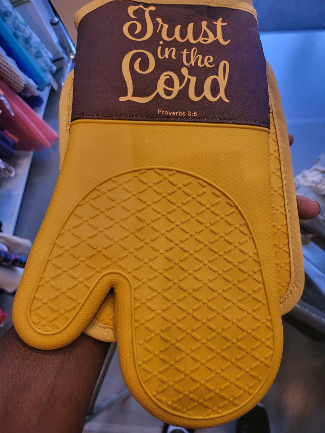 Trust In The Lord Oven Mitt & Pot Holder Set